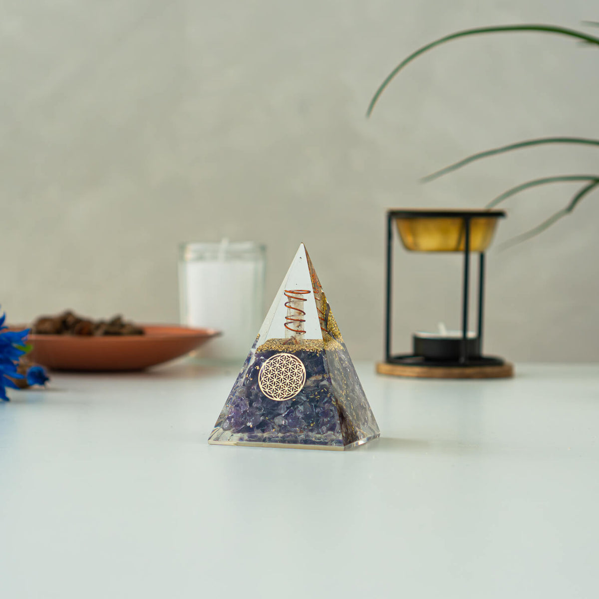 Orgonit Pyramide Amethyst Blume des Lebens